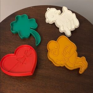 Vantage Set of 4 Colorful Plastic Cookie Cutters 1 is Tupperware others Hallmark
